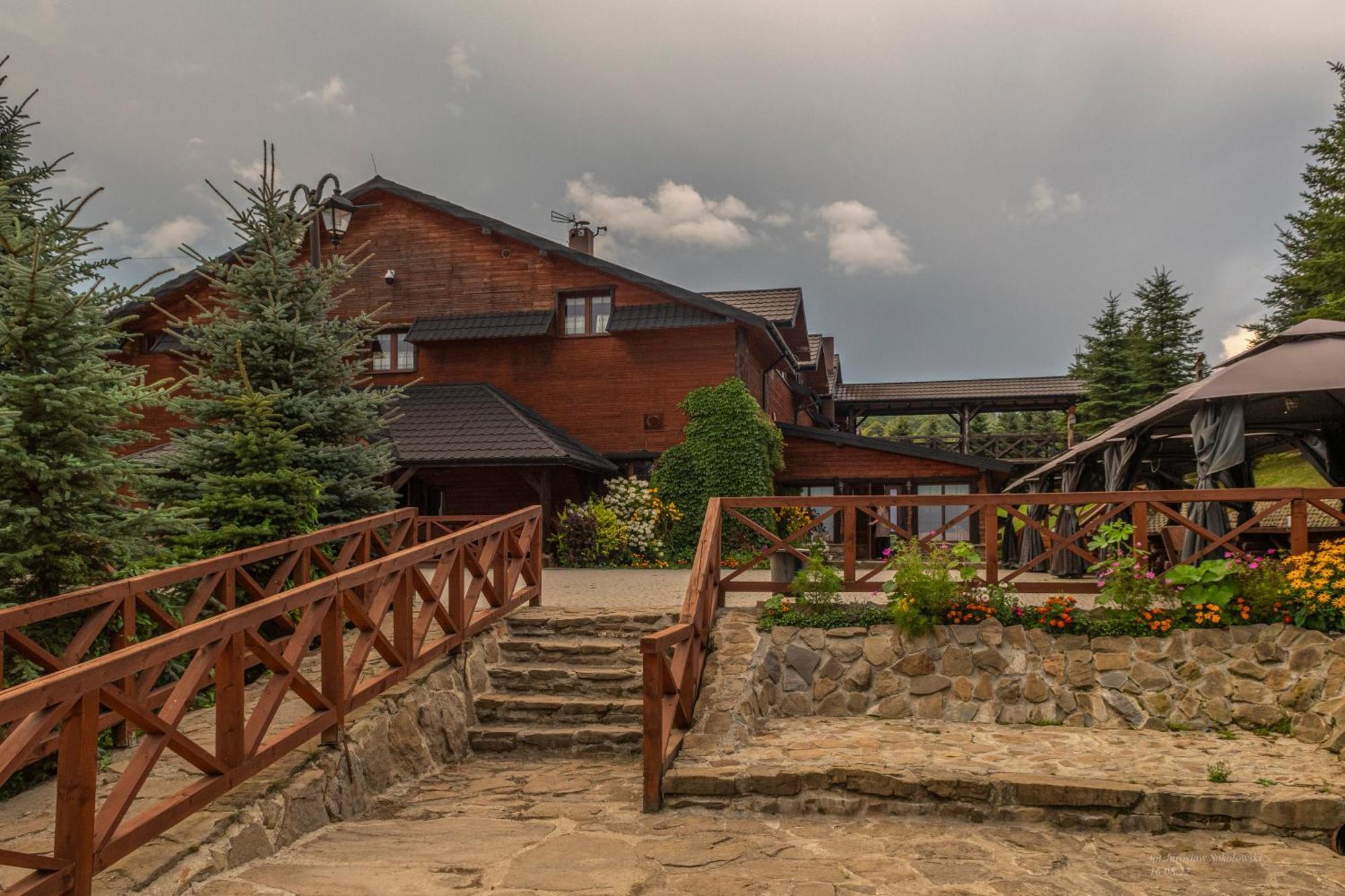 Natura Park Hotel Baligrod Exterior photo