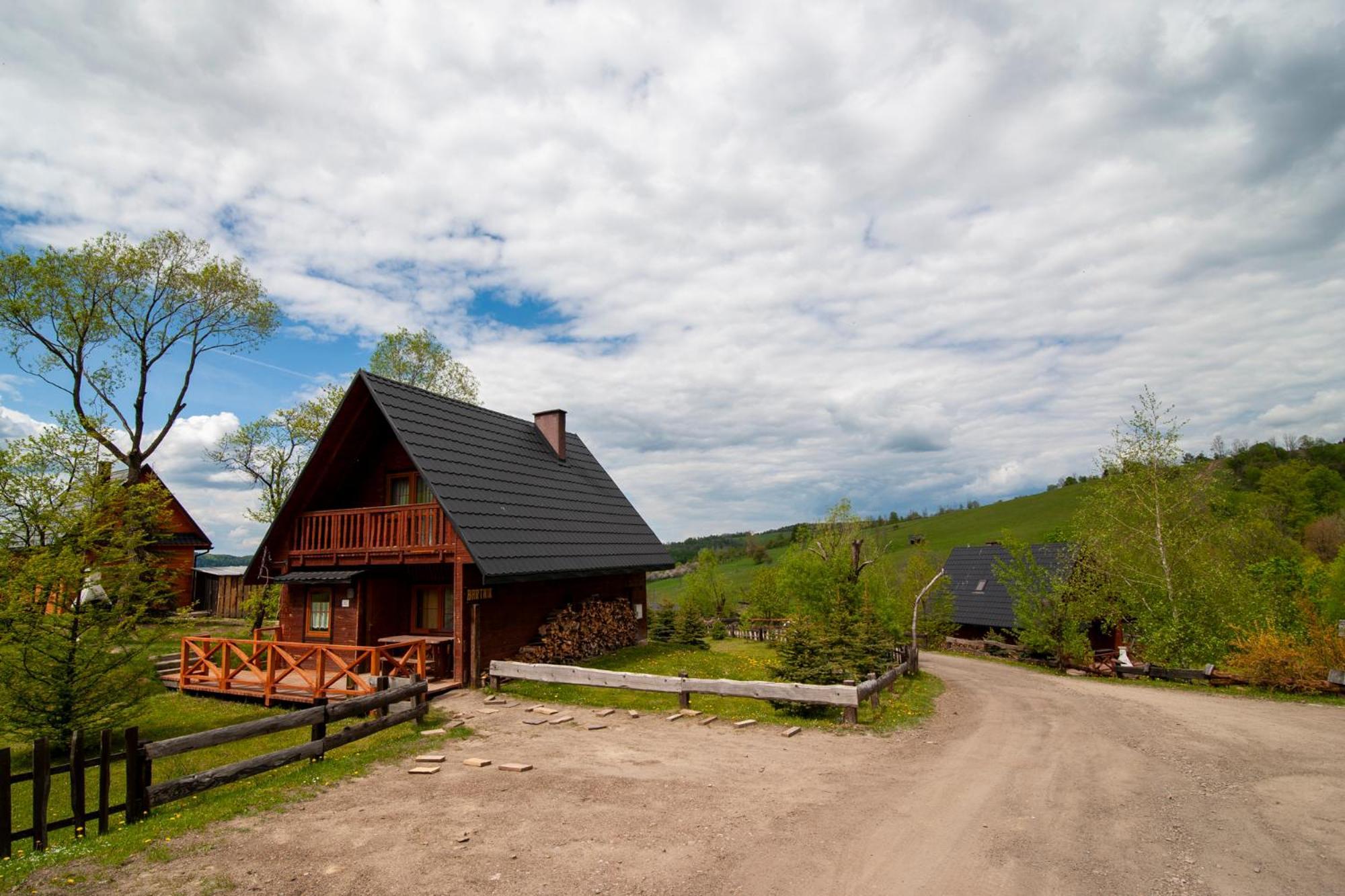 Natura Park Hotel Baligrod Exterior photo